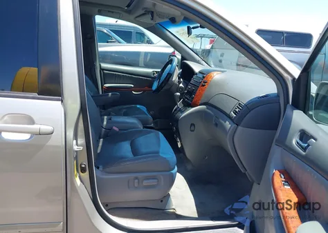 2010 Toyota Sienna Xle from USA, damaged, VIN 5TDYK4CC6AS318939